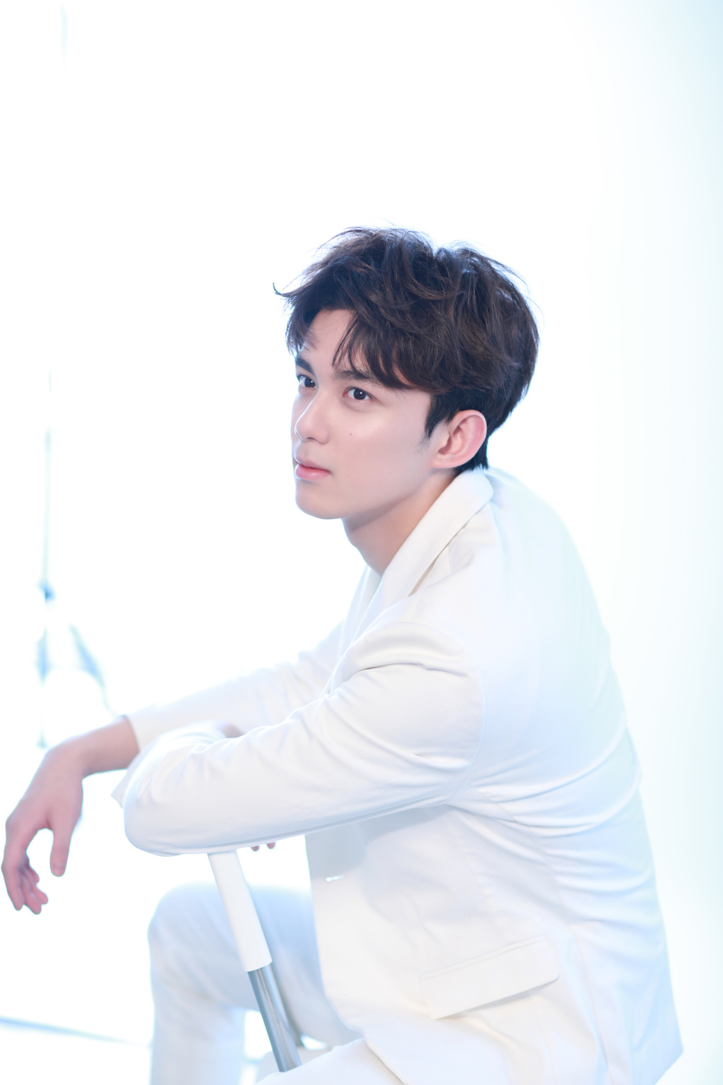 吴磊品牌活动即将开启 帅气代言人陪你浪漫过七夕