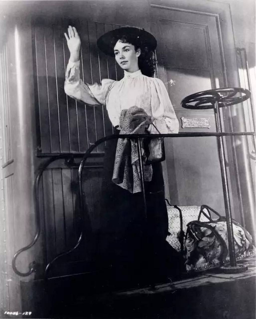 《嘉莉妹妹》美国著名作家德莱塞的代表作.