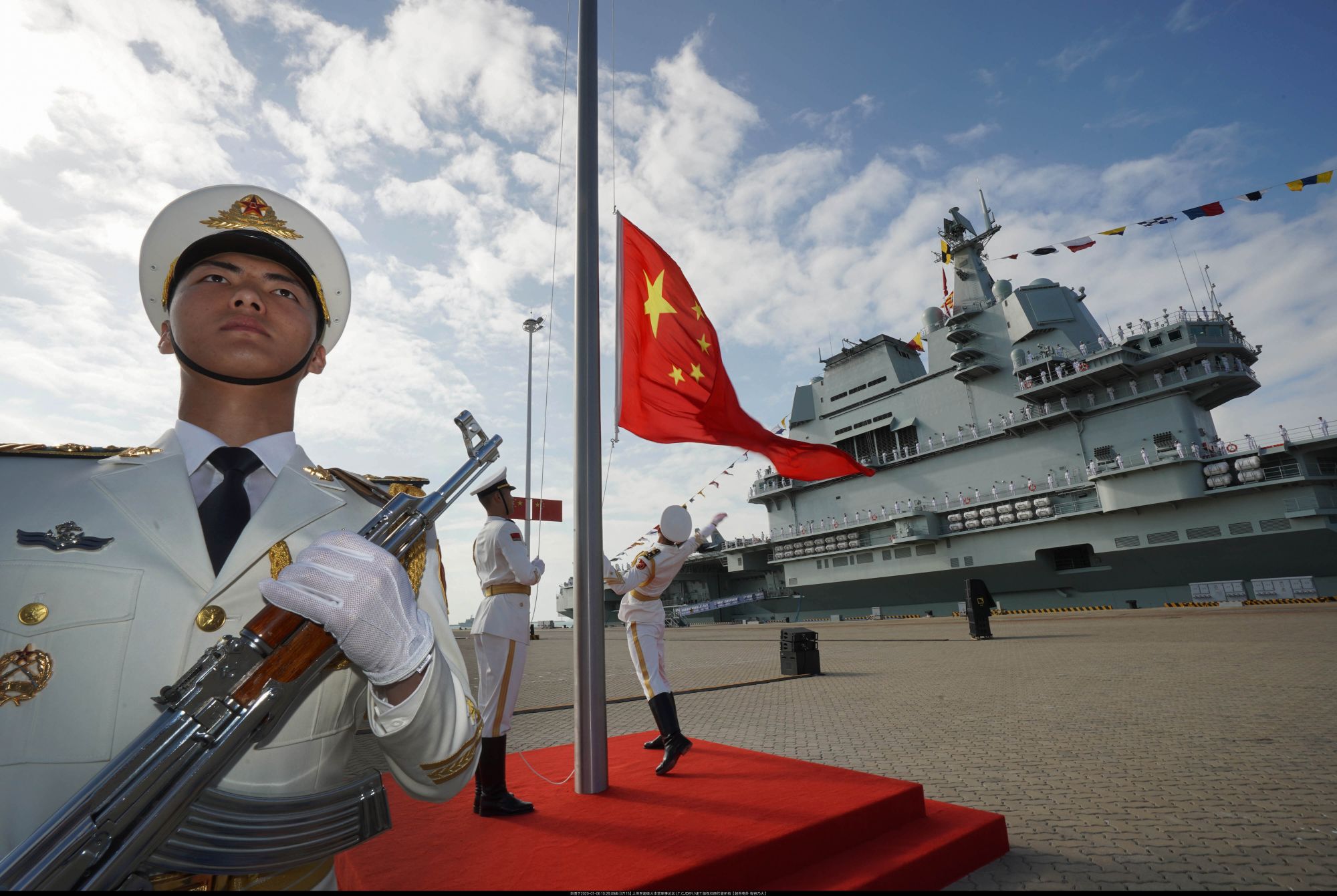 国产航母山东舰高清图片,每一张都是壁纸!