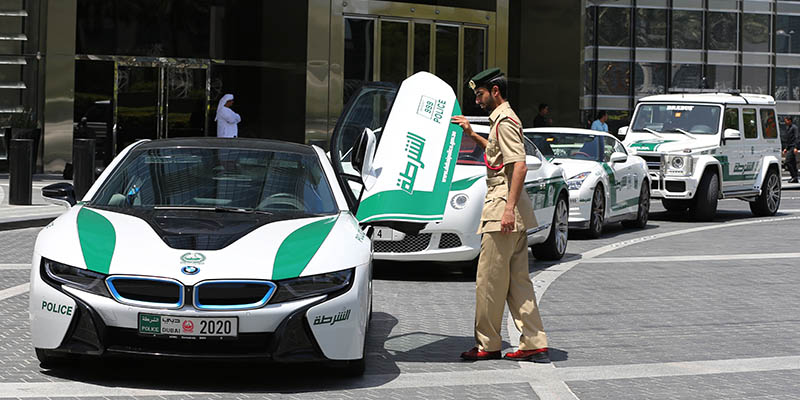 迪拜警察和警用车辆