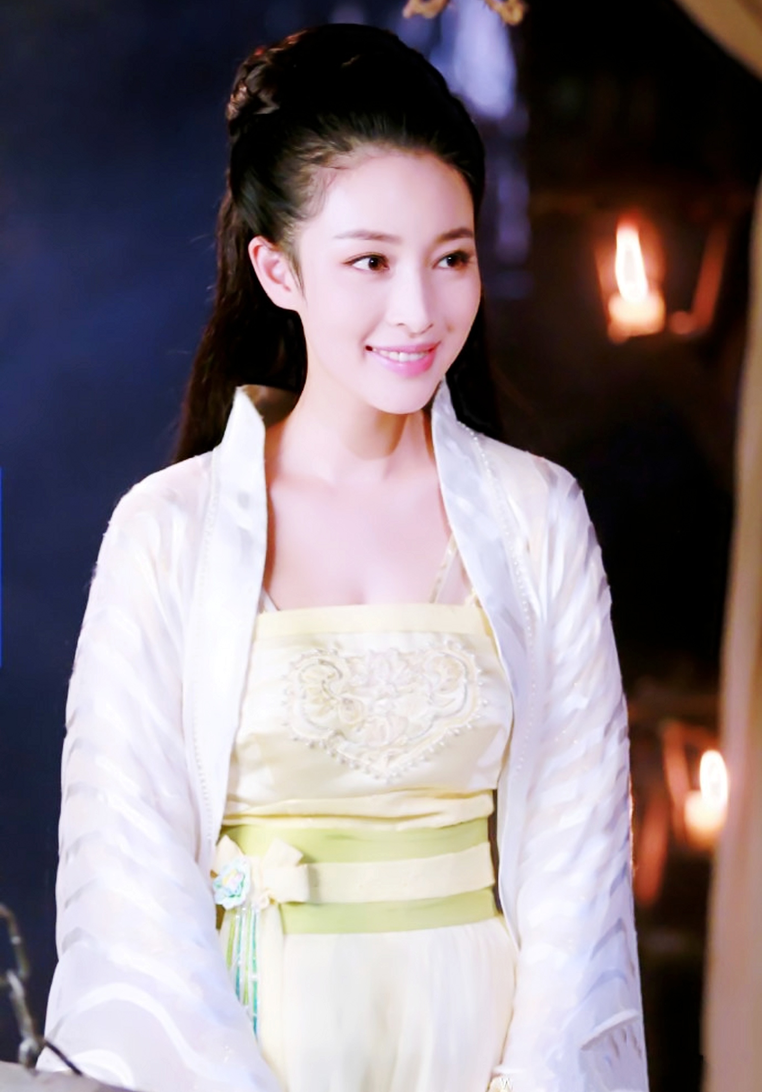 古装的甘婷婷回眸一笑百媚生,时尚的甘婷婷绰约多姿,花枝招展!