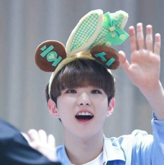 权顺荣就是小宝宝吧,一举一动都可爱