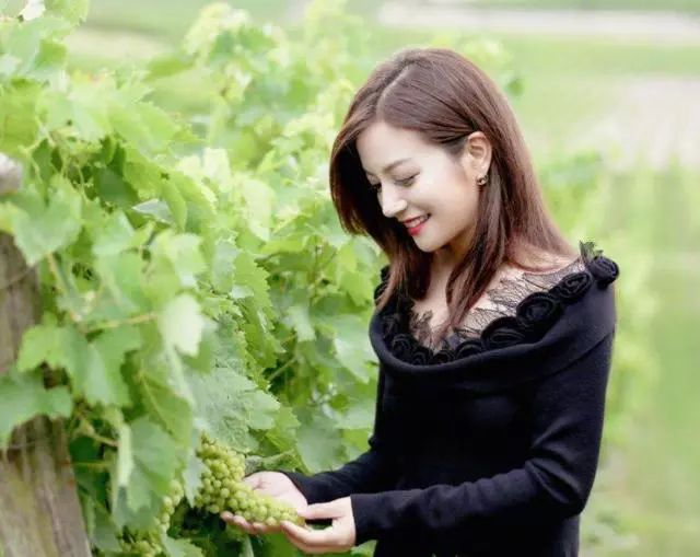 他是赵薇前男友,却因为演员的身份遭受父母嫌弃,现在过得如何!