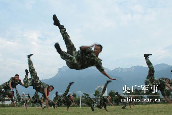 苦练杀敌本领.游杰摄