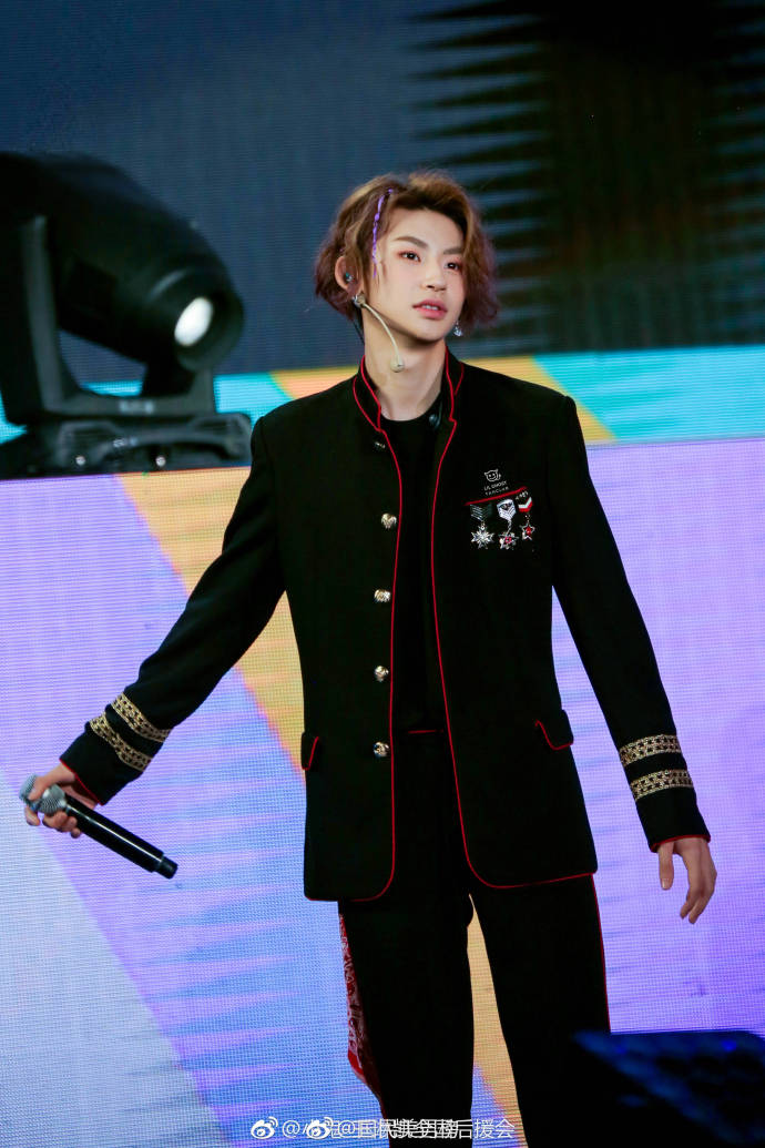 百分九小鬼最新照片,可盐可甜可奶可酥,送你抱走