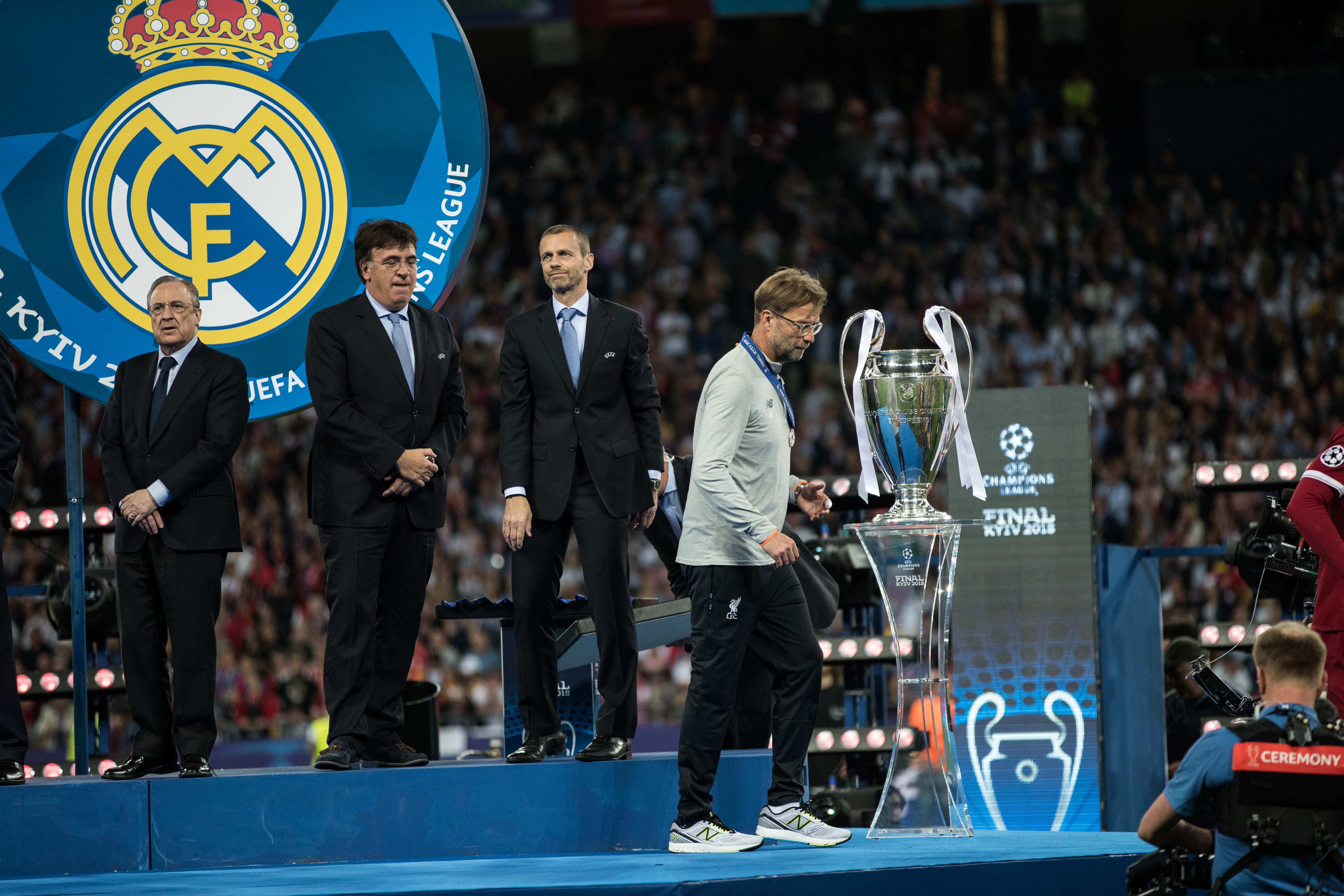 足球——欧冠决赛:皇马胜利物浦(17)