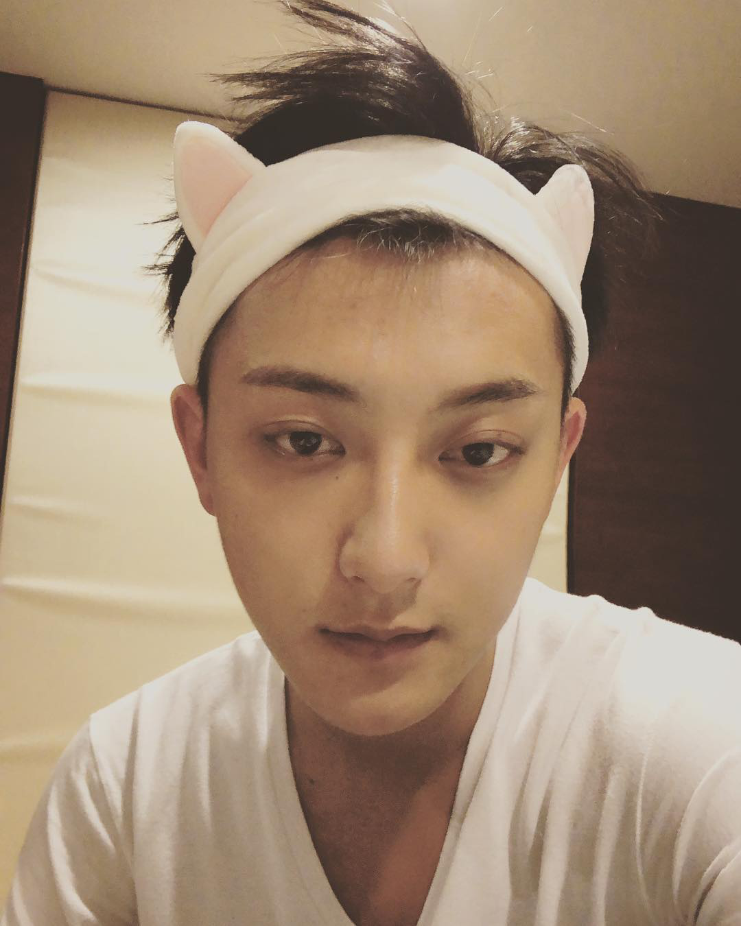 男星素颜照:黄子韬自带烟熏妆,陈坤似路人,而他却没差别