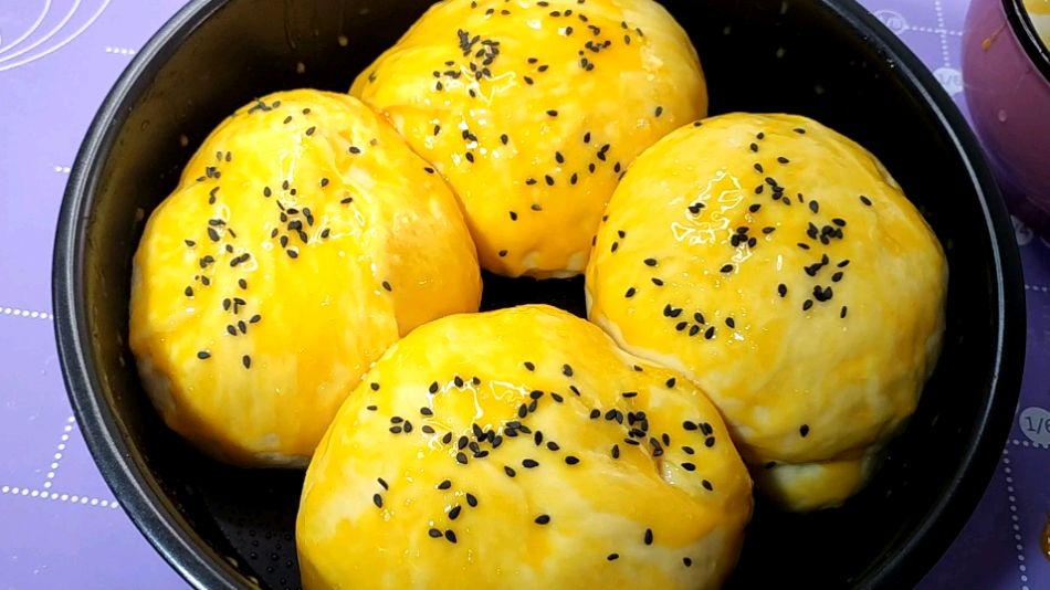 手撒面包在家也能做,柔软拉丝香甜可口,不用烤箱也可以