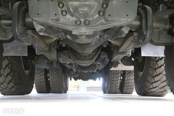 价值120万,捷克原装进口,实拍太脱拉8x8自卸车