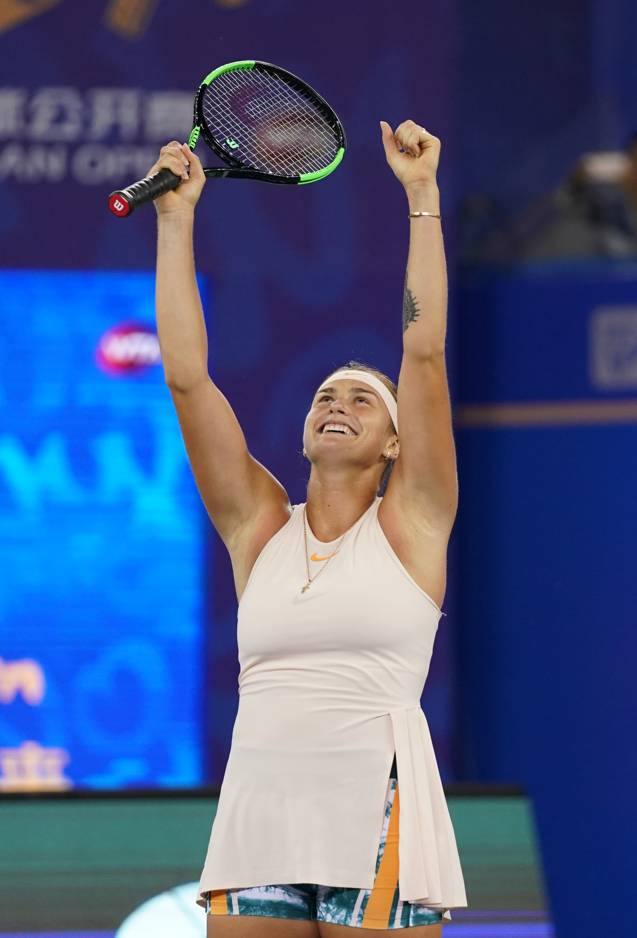 网球——武汉公开赛:萨巴伦卡夺冠(3)