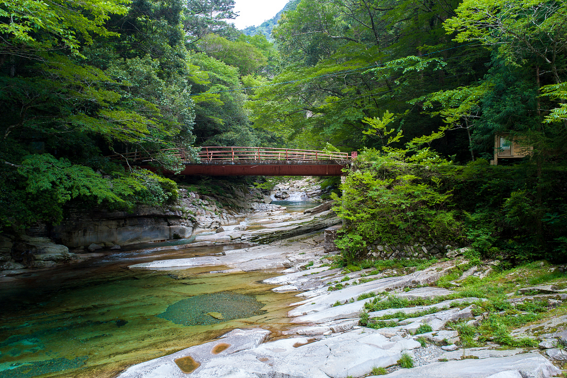 米仓山大峡谷,位于四川省南充市仪陇县境内,是一处以峡谷为主的自然