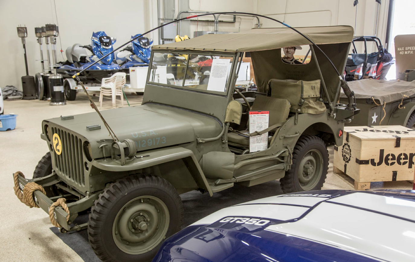 福特gp/gpw在二战中十分有名,当时的其他国家大都使用履带式车辆作为