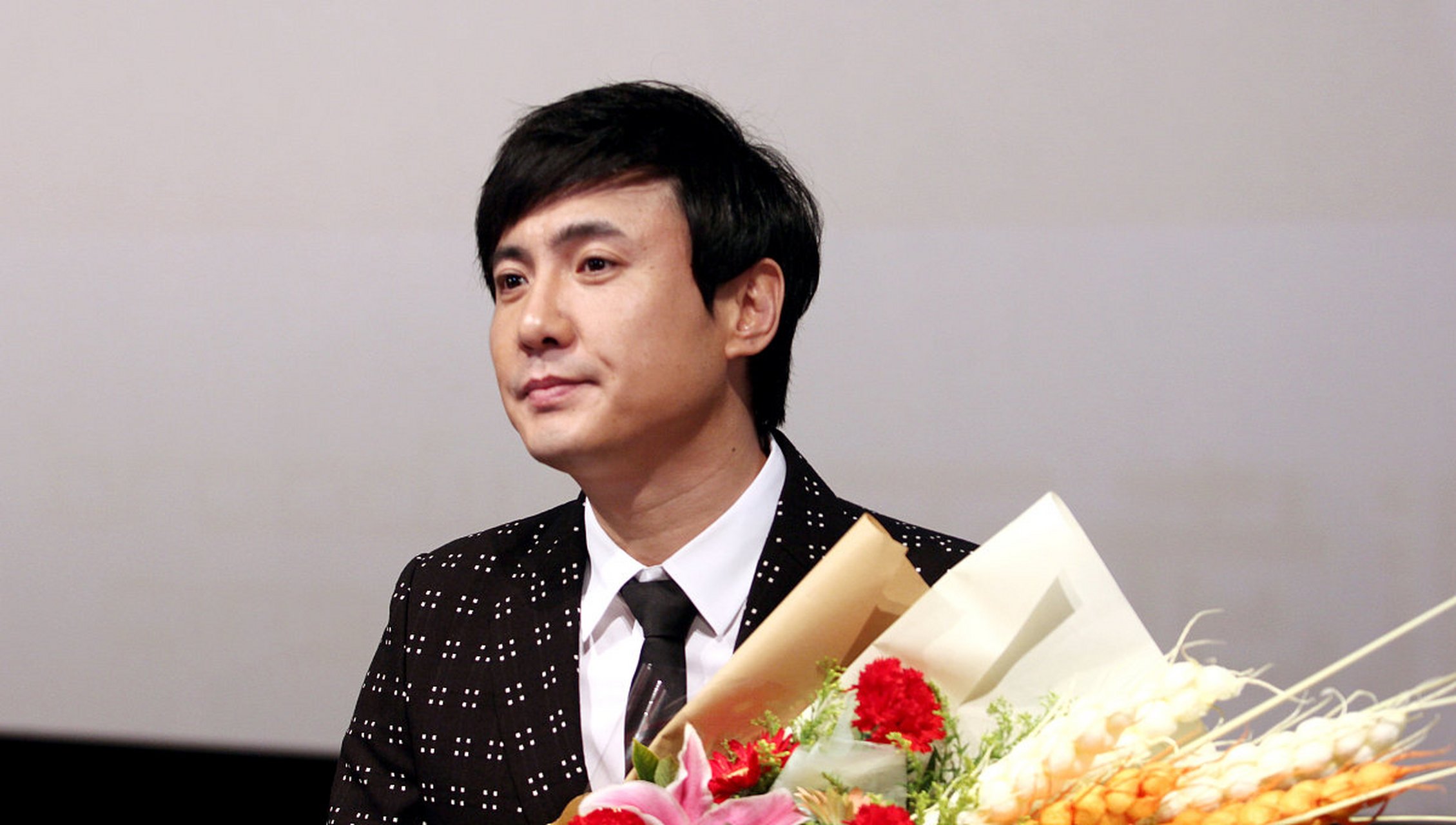 当年,沈腾过生日,谢娜喝多了,稀里糊涂地把10万账单结账了,后来给沈腾