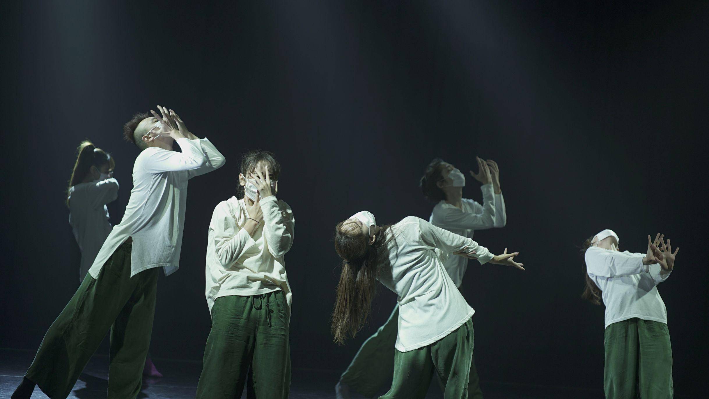 全国首支"战疫"主题群舞!南京市歌舞剧院推出《祈盼》
