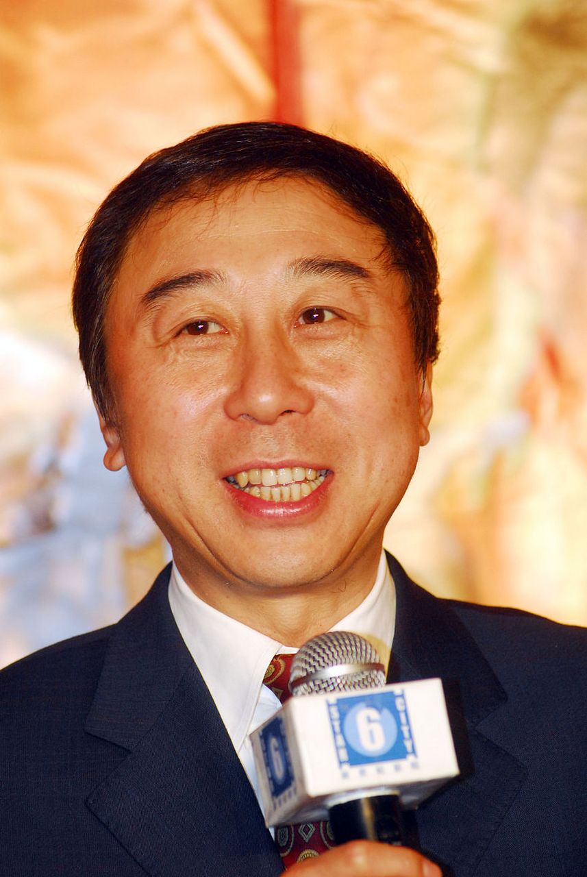 相声演员冯巩,接到了一个电话,一个叫张梦的保姆,警告他,给五十万封口