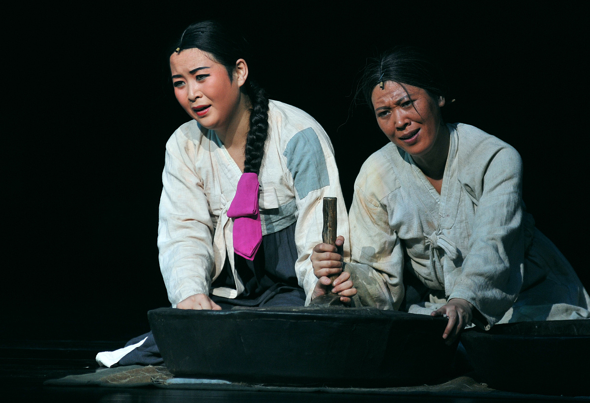女儿们日常打闹趣事的 图片评剧志愿军的未婚妻背景图片1946年寒冬