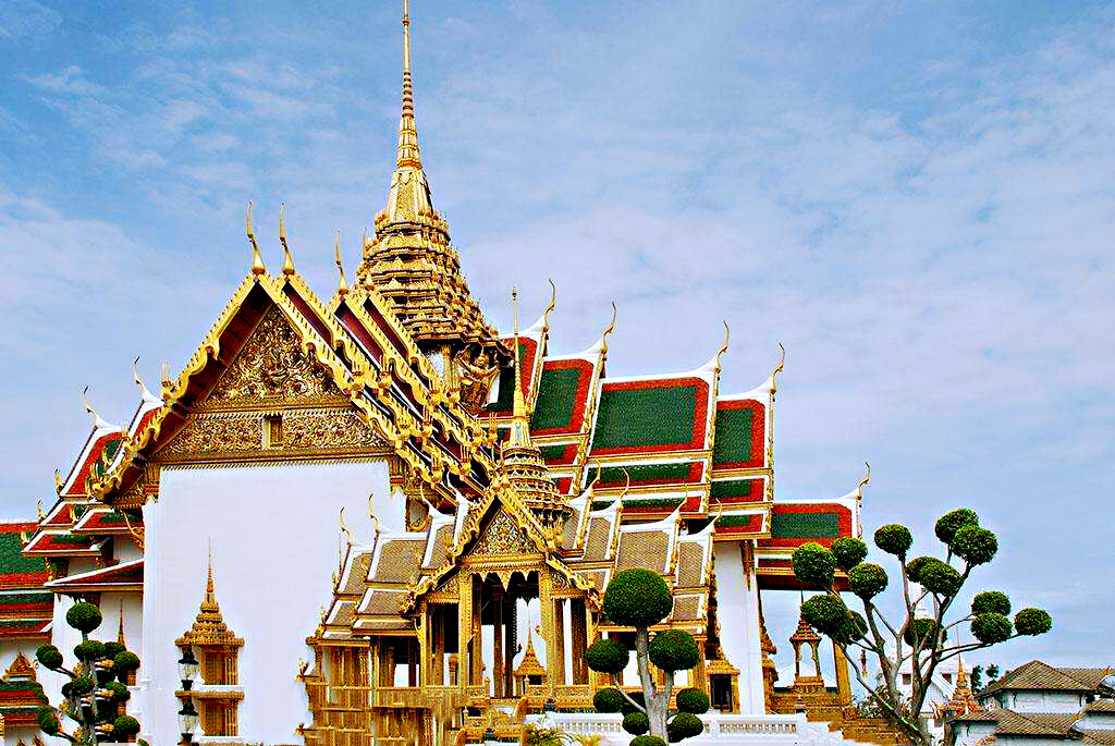 泰国佛塔:建筑美和禅意美的结合