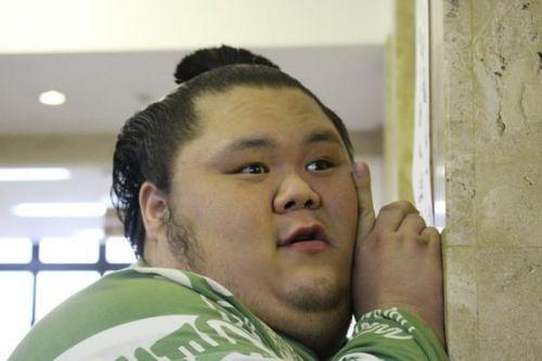 日本女人为何都以嫁相扑手为荣?其实做大力士的太太真不容易!