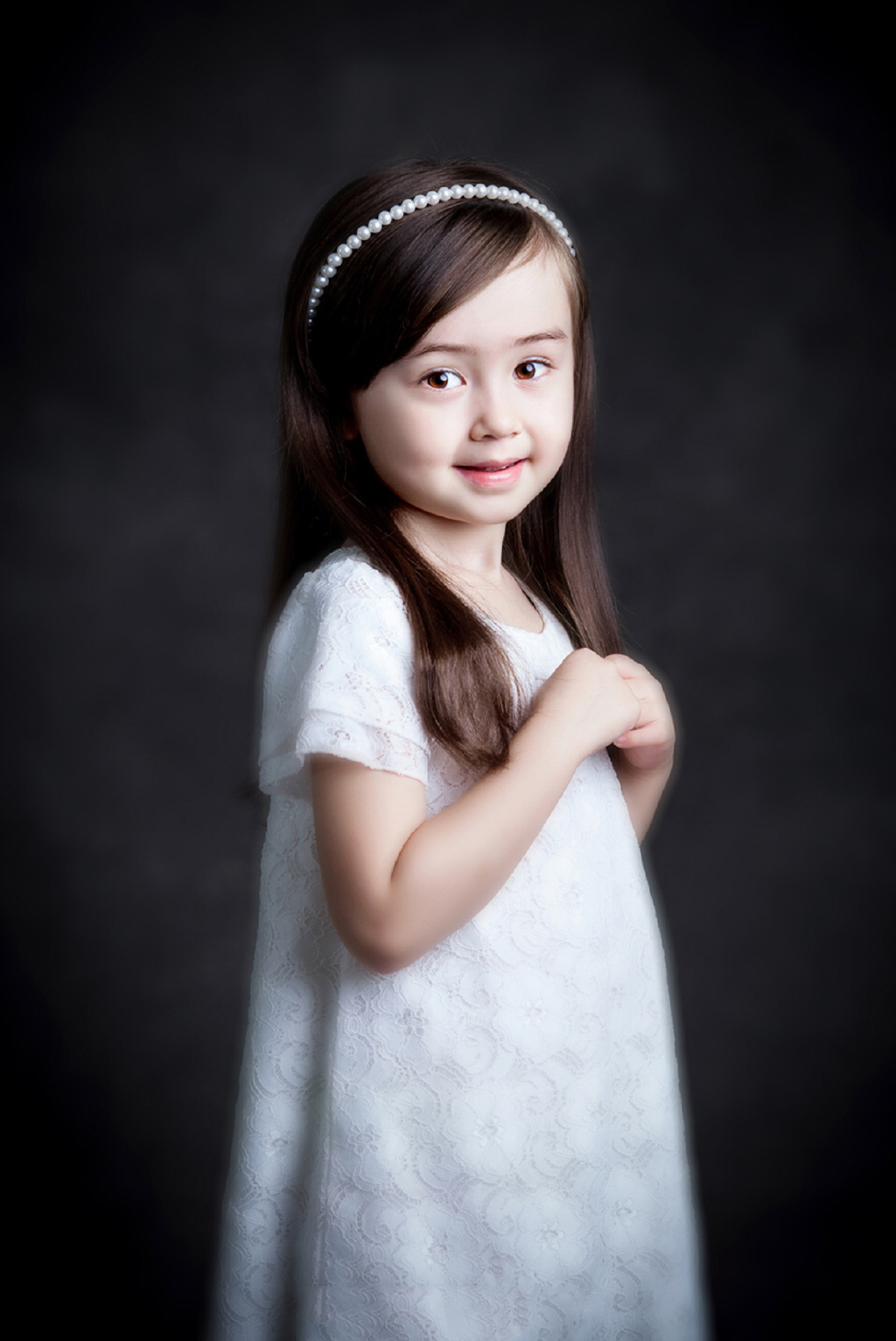 《巨齿鲨》梅英扮演者蔡书雅可爱爆棚,曾饰演吴亦凡女儿!