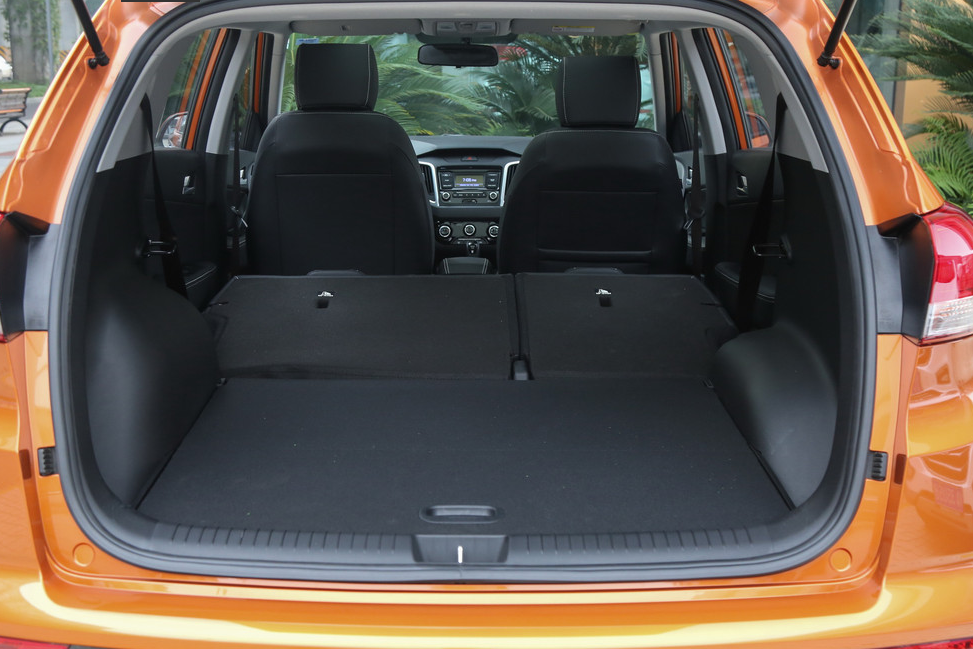 风格豪华的现代ix25,设计感很强,令人爱不释眼,购车就选它