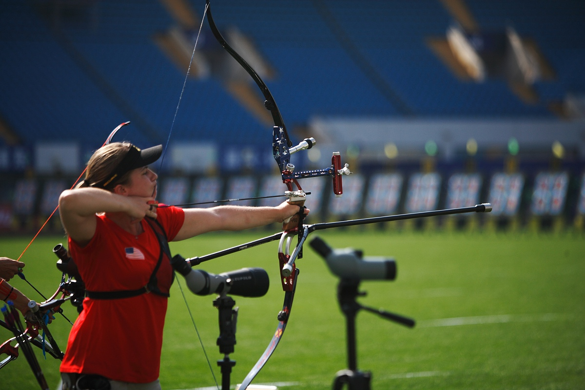 摘要:射箭比赛使用的弓箭主要有复合弓,反曲弓和褶皱弓三类,每种弓箭
