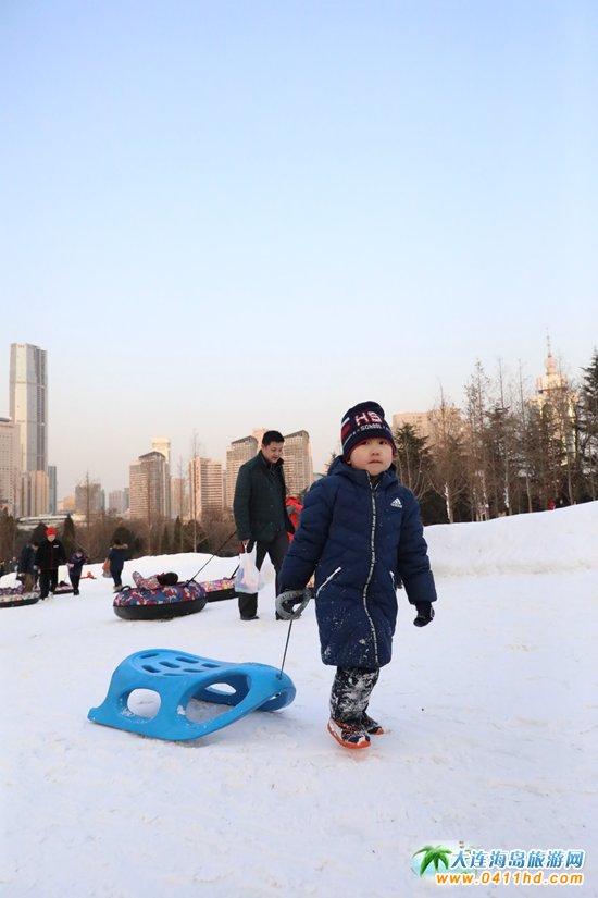 劳动公园滑雪场电话图片