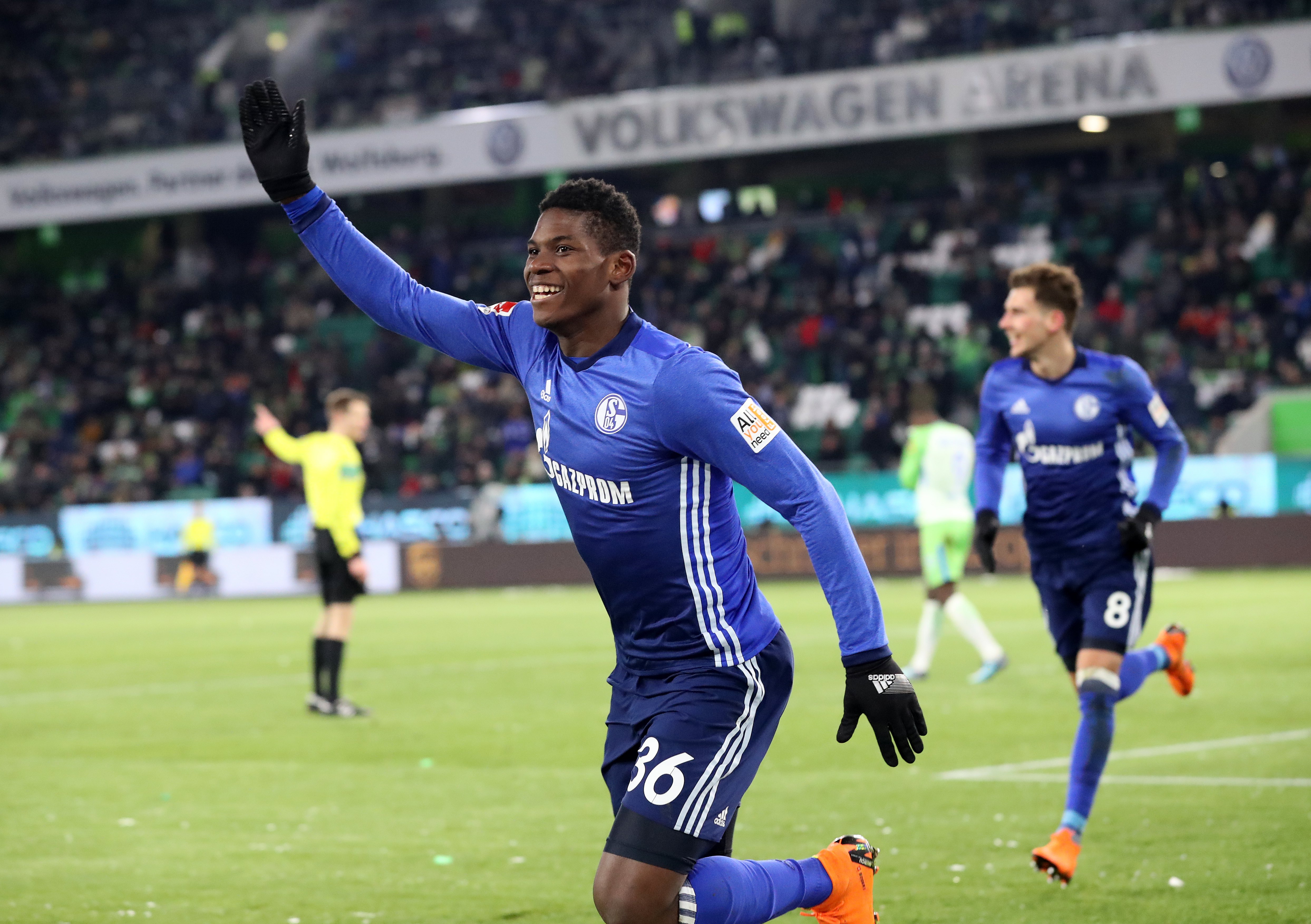 足球——德甲联赛:沙尔克04胜沃尔夫斯堡(9)