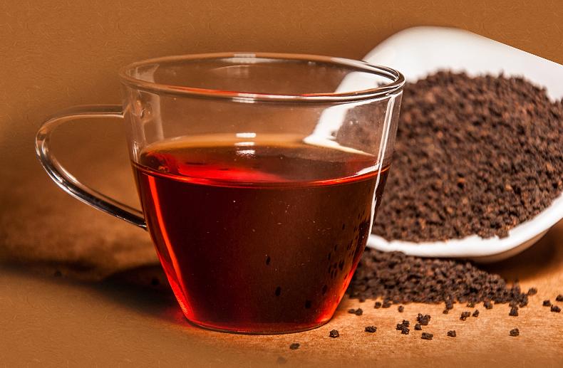 印度红茶,汤色清澈明亮,汤色橙黄红艳,被世人誉为"茶中香槟"