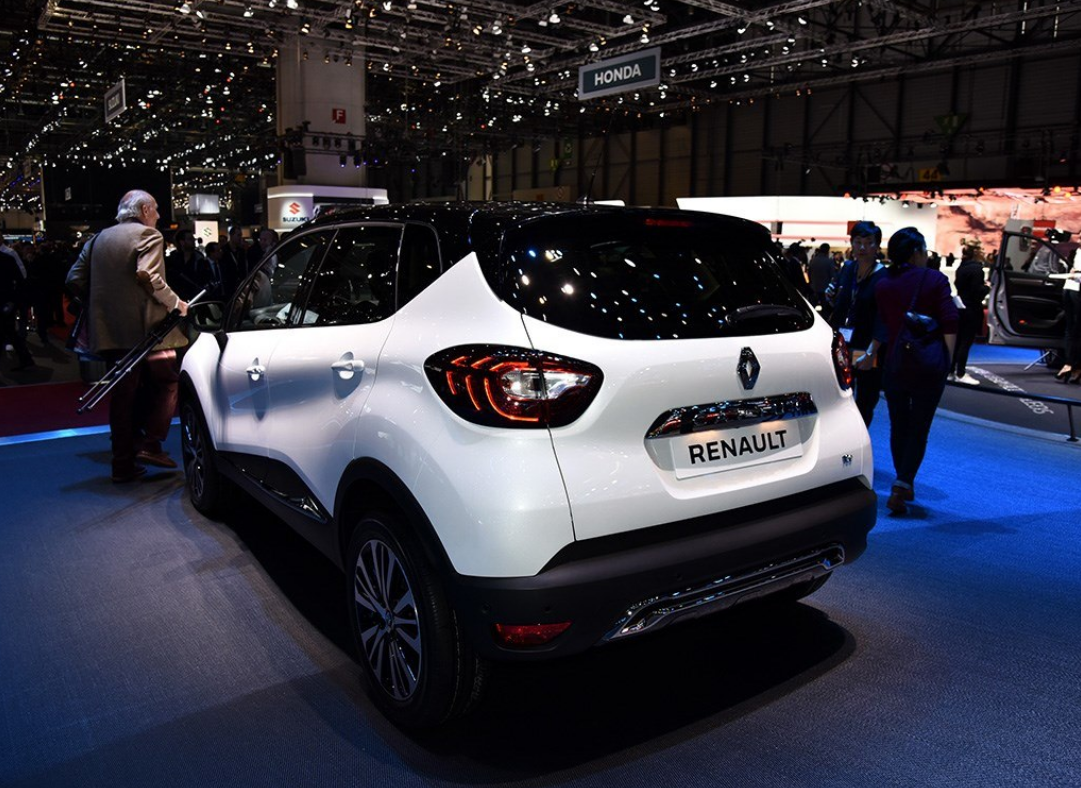 雷诺卡缤十分潮流,车身优美流畅,适合年轻人驾驶!