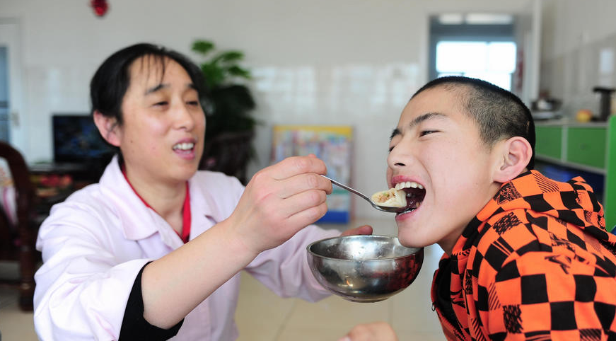 部分福利院孩子的生活,真的太惨了