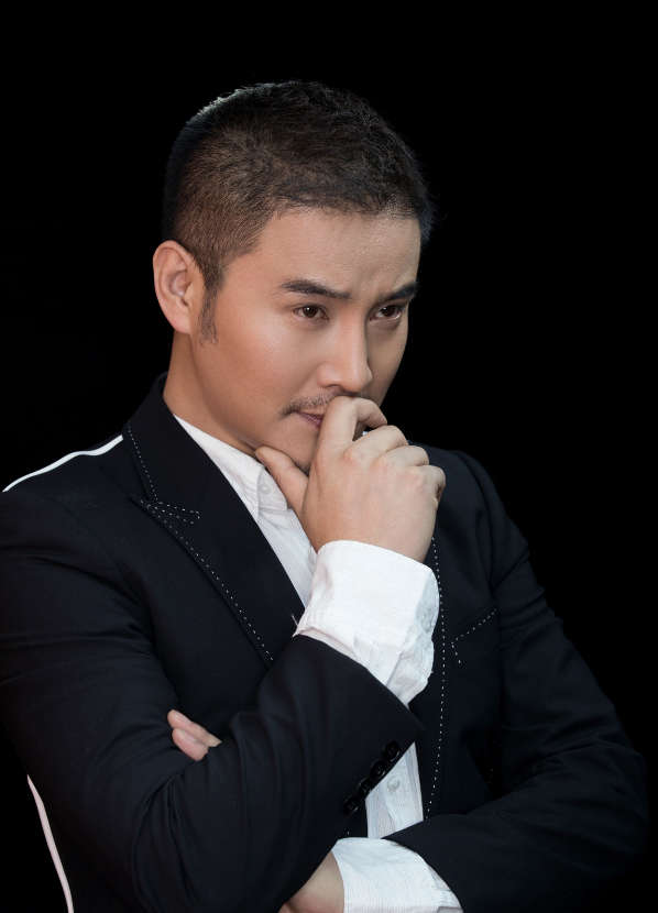 2006年,主演拍摄的电影《青岛纽约吧》,在该影片中刘骐饰演鲁坤.