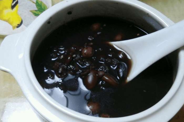 女人的"美颜师"黑芝麻黑豆粥