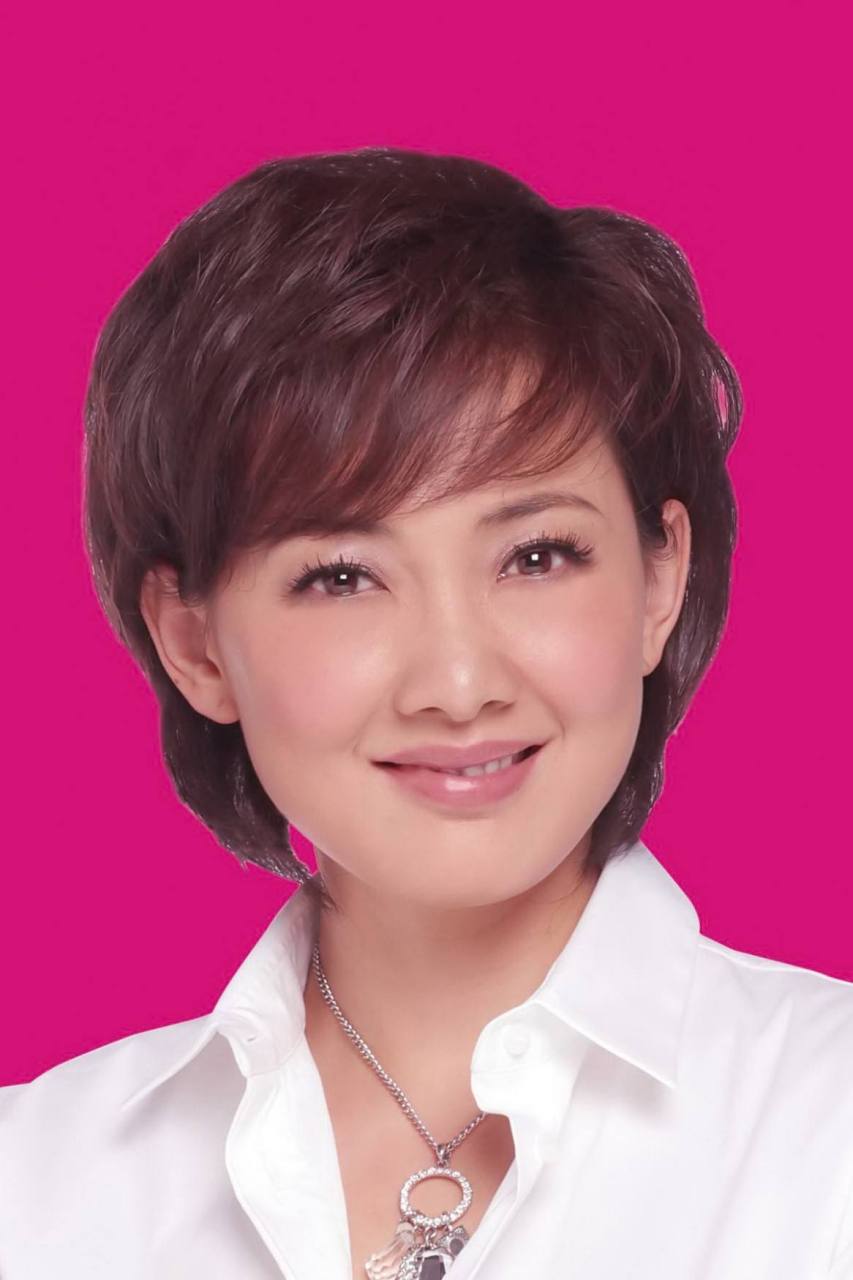 牛莉的外貌非常的出众,因为之前是运动员的缘故,她的身材保持的也非常