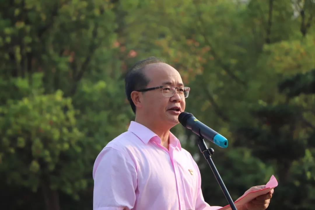 莲塘一中举行2019年秋季开学典礼暨"青荷基金"高考贡献奖颁奖仪式