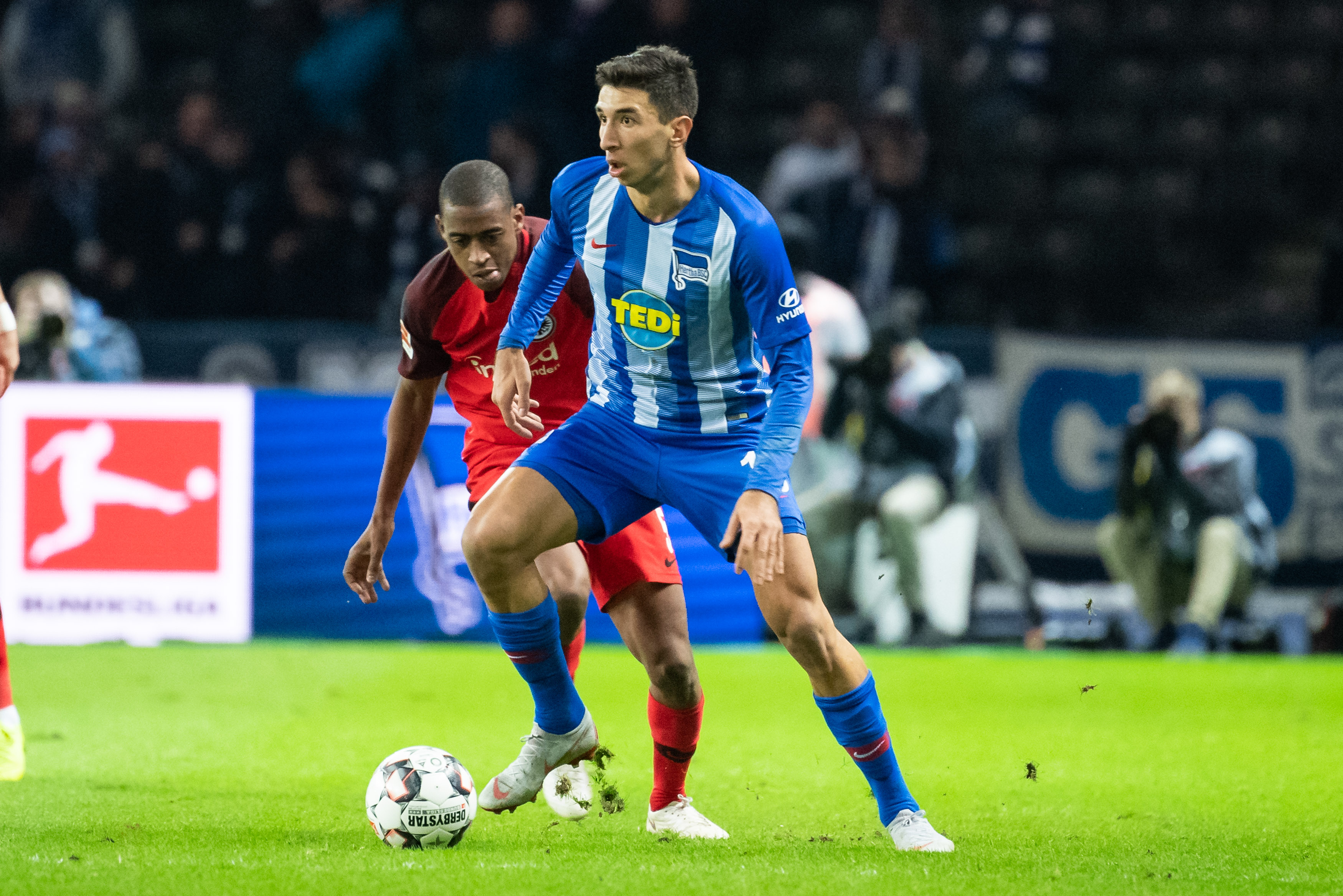 足球——德甲:柏林赫塔胜法兰克福