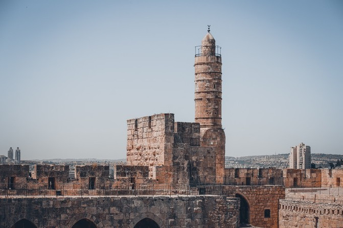 《大卫塔》 大卫塔是 耶路撒冷 城的最高处,也是观赏圆顶清真寺的最佳