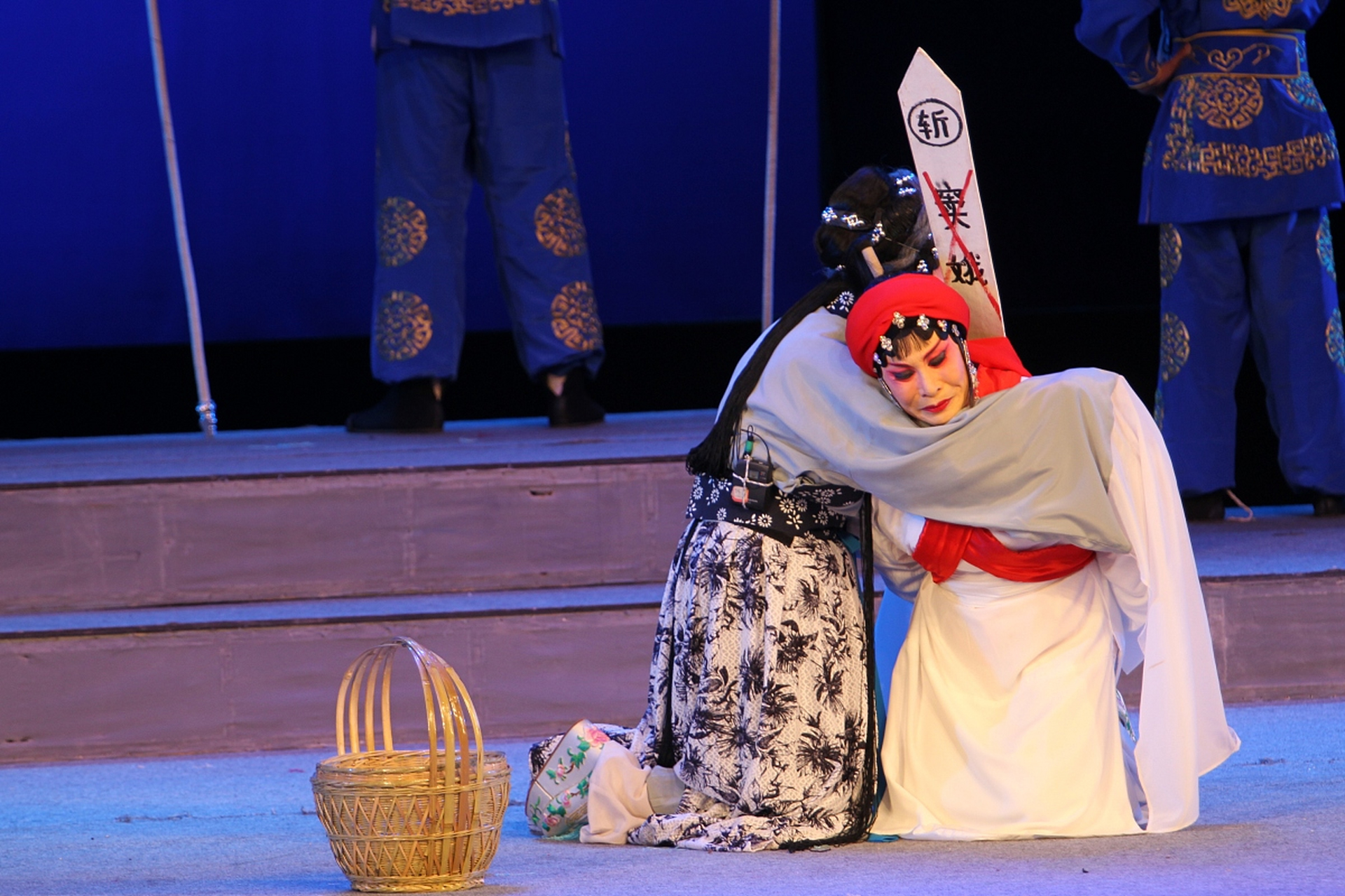 嗯,我们总说六月飞雪窦娥冤,那么窦娥冤真的在历史上存在吗?