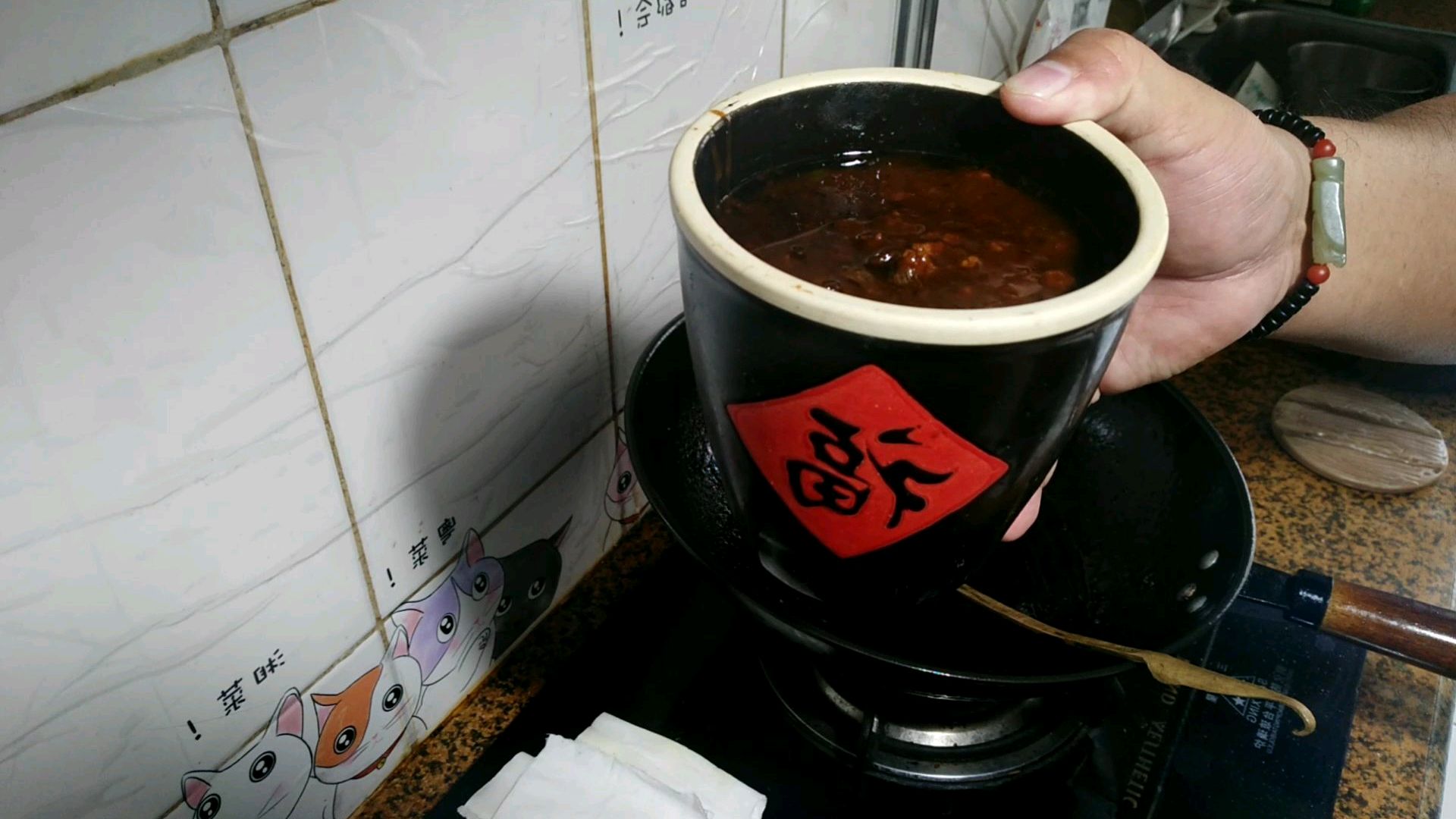 挖野菜回来 做东北炸肉酱沾野菜吃
