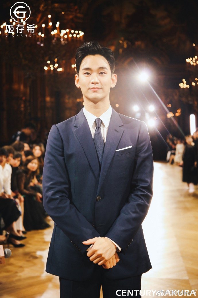 贴吧与你说早安# 191030金秀贤姬存希巴黎歌剧院新品发布会视频饭