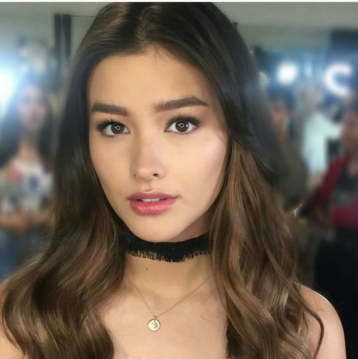 知名模特演员liza soberano,曾被评全球最美面孔100人
