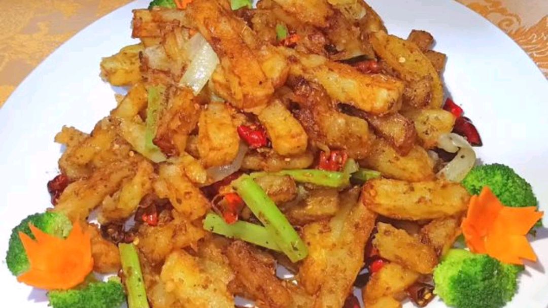 老东北分享大众菜孜然土豆条,外酥里嫩,有烧烤味道的土豆条!