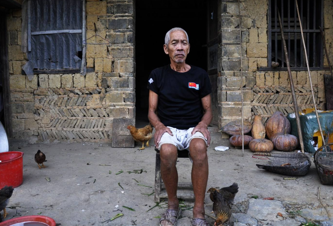 农村空巢老人现象愈演愈烈,晚景凄凉,空巢老人问题根源何在