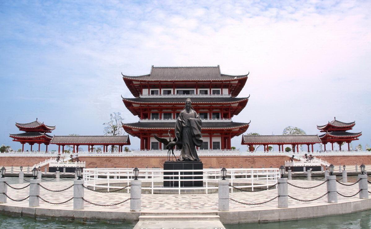 去湖南常德柳叶湖旅游,去看看这里美丽的风景和玩一下游乐项目