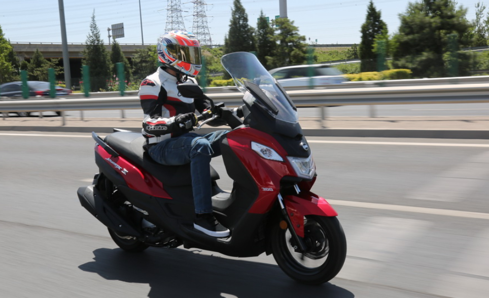 sym三阳摩托车品牌>joymax z 300报价车型图片-哈罗摩托