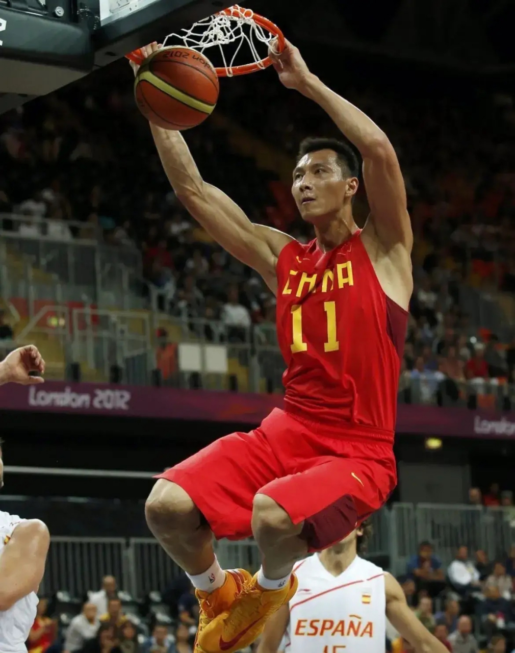 易建联的退役宣布中国篮球的黄金时代结束,我们