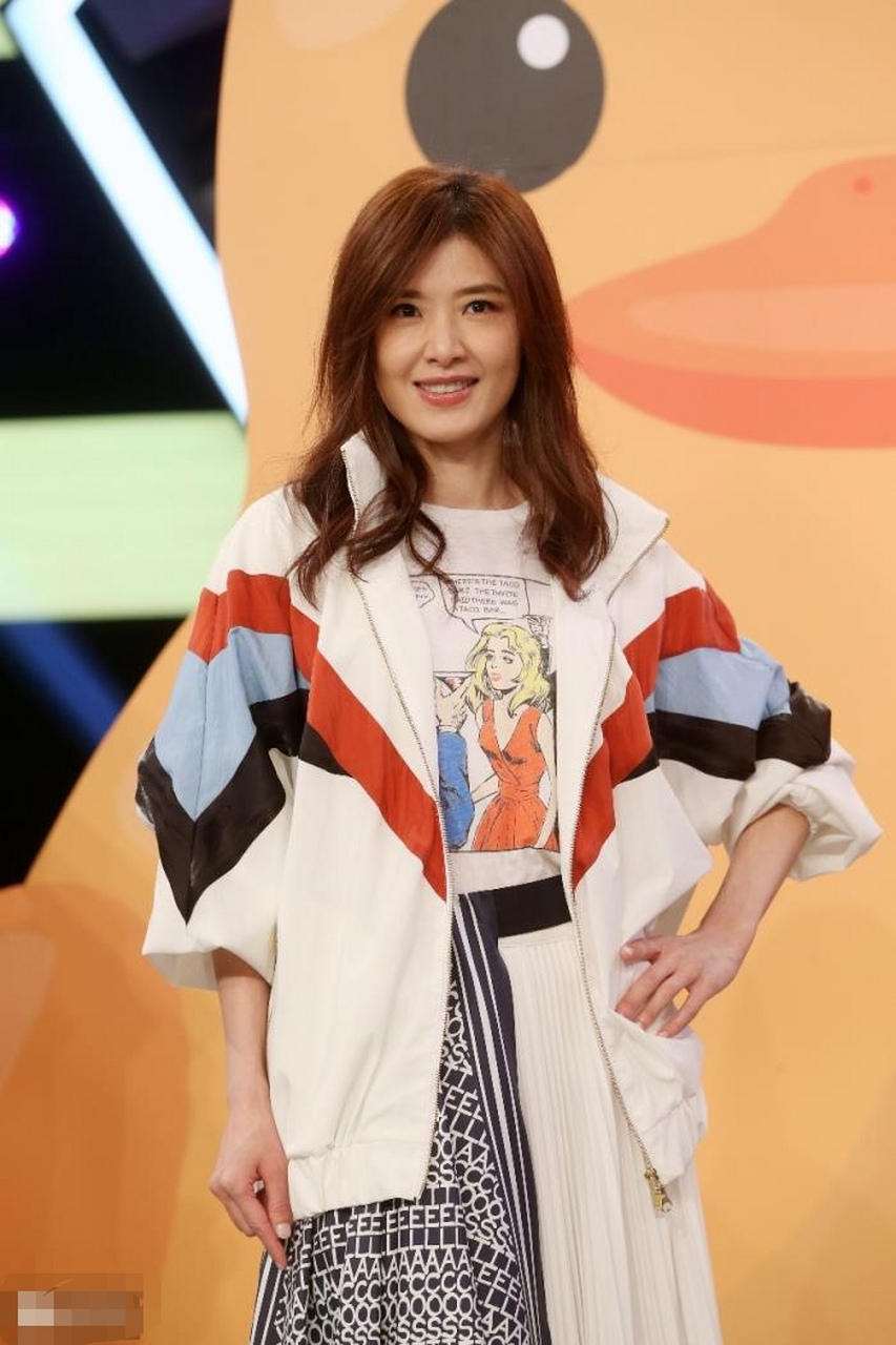 这是52岁的苏慧伦,没有美颜真实的样子,看着好年轻,好多人说看着像30