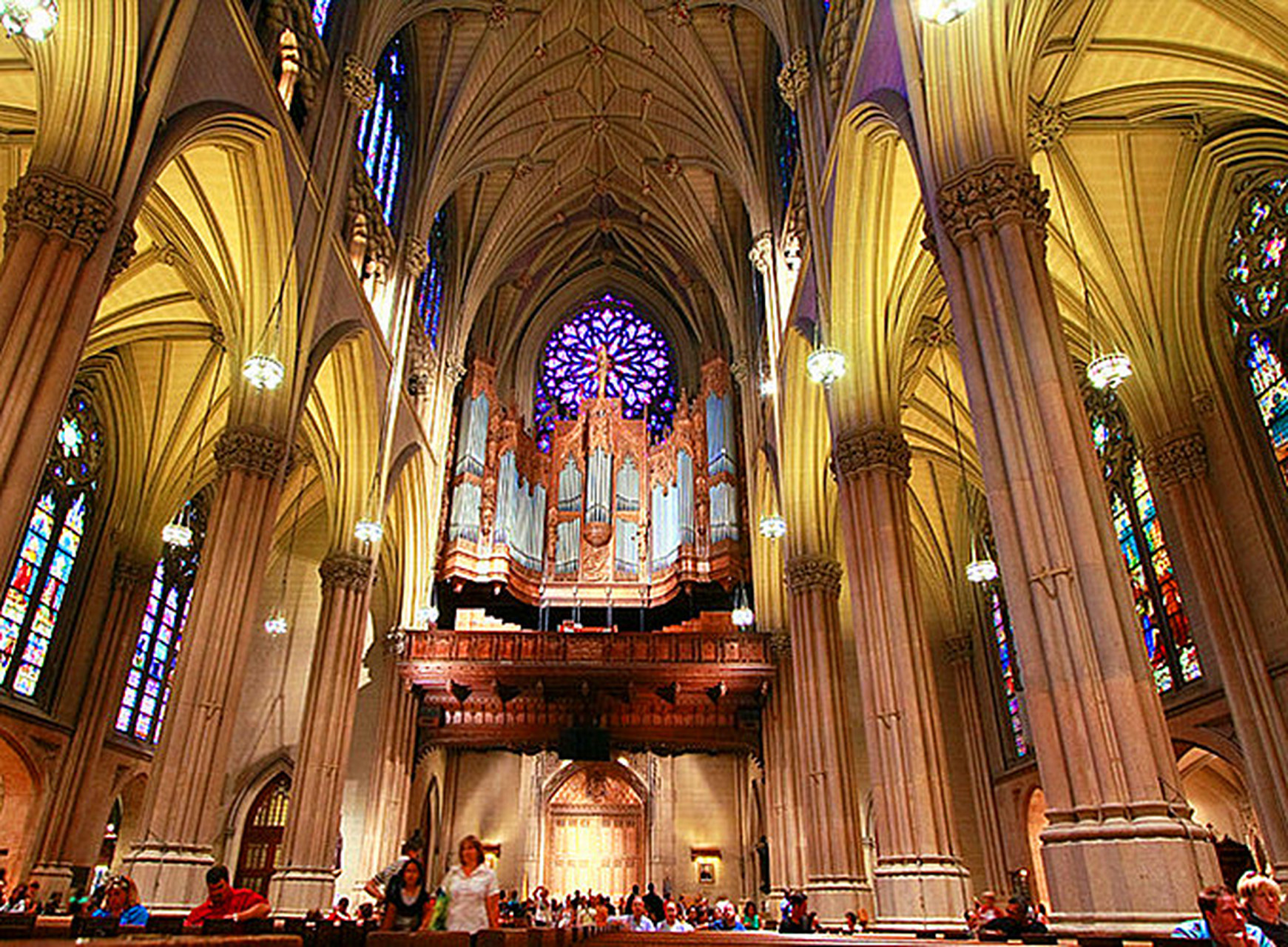 宗教信仰在美国非常普遍,据2007年美国人口调查资料显示,大约83.