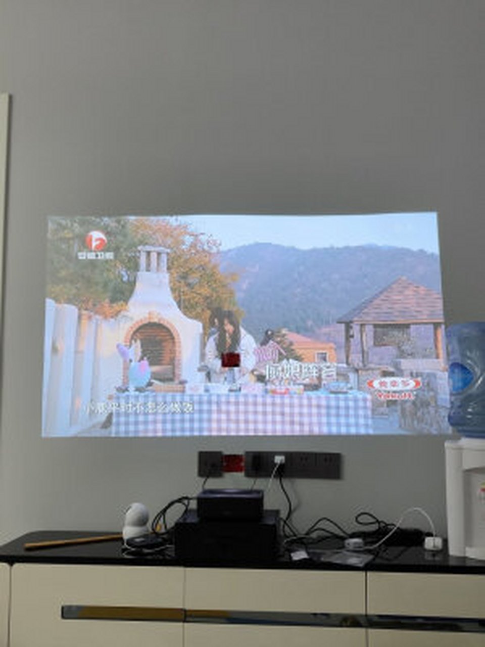 峰米投影仪smart对比米家,峰米r1nano与r1的区别  峰米投影仪其实也还