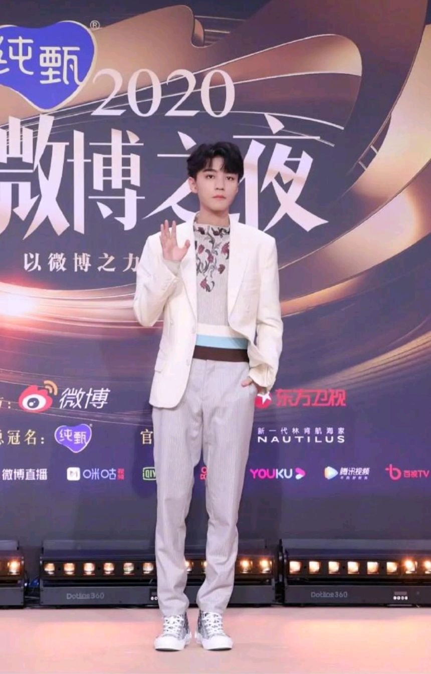 微博之夜男明星全身照,男爱豆中谁的颜值比较抗打
