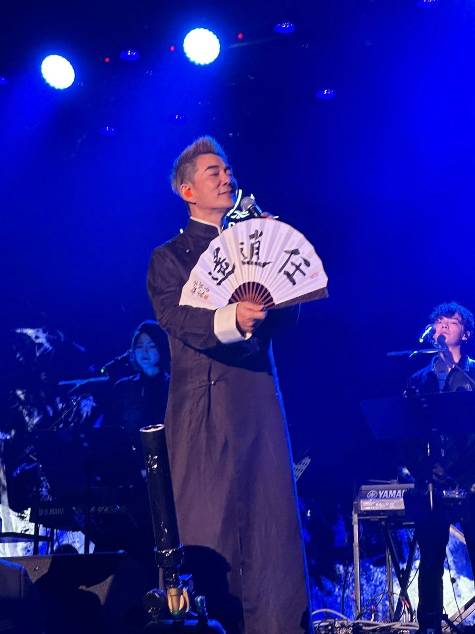 任贤齐# 2800万人在看任贤齐的演唱会,让多少80后90后 感觉到我玫的